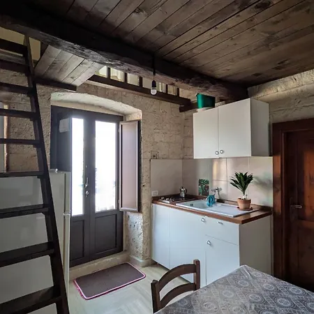 Trullo Malvisco * Alberobello