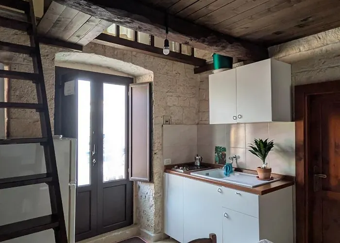 Trullo Malvisco * Alberobello